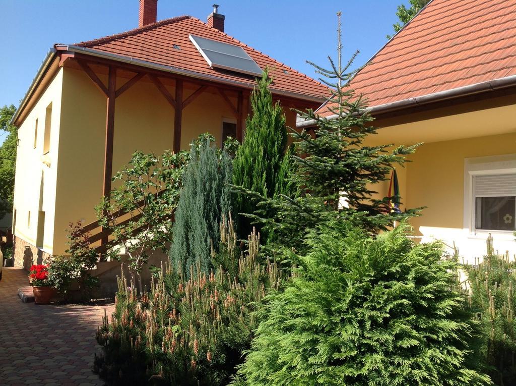 Honved Apartmanhaz Heviz Exterior photo